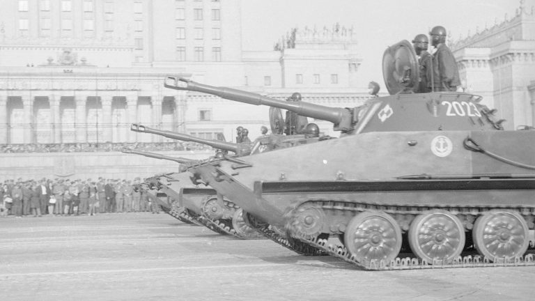 Soviet PT-76 — Fully Amphibious Light Tank