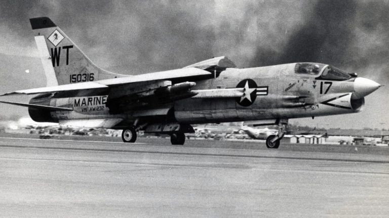 Vought F-8 Crusader: Last of the Gunfighters