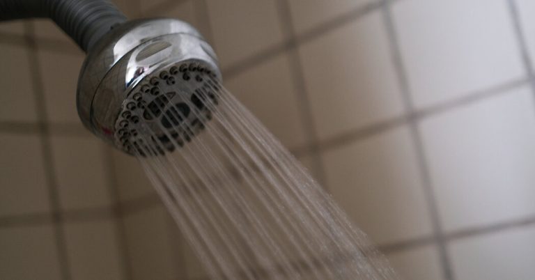 Trump Repeals Biden-Era Limit on Water Flow in Shower Heads